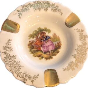 Limoges Gilded ashtray 
Vintage
French